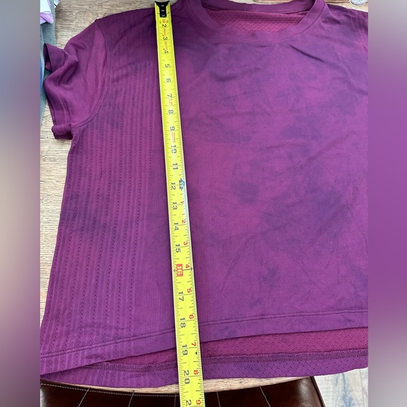 Lululemon Train to Be Short Sleeve Marvel / Black Cropped Tie Dye size Large - Picture 16 of 17